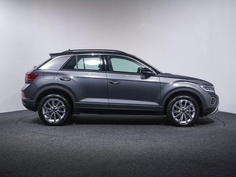 2025 Volkswagen T-Roc TSi Life 110kW image 5