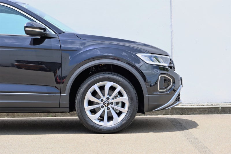 2025 Volkswagen T-Roc TSI Life 2WD image 3
