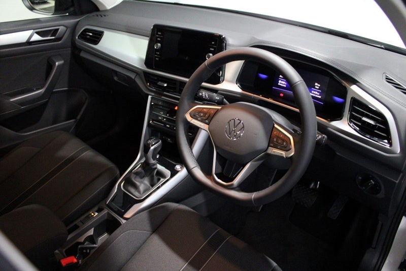 2025 Volkswagen T-Roc TSI LIFE 2WD image 5