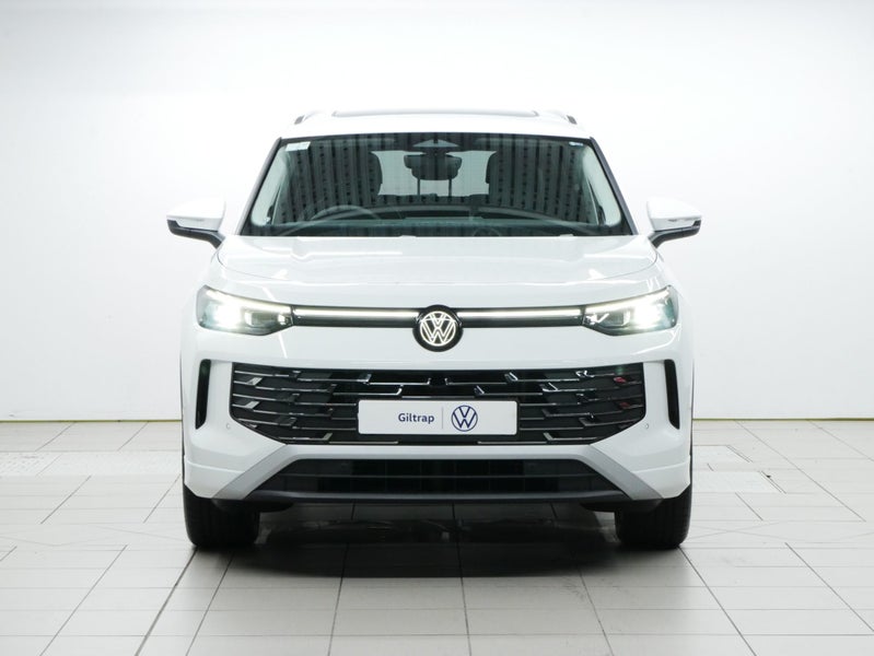 2025 Volkswagen Tayron Elegance AWD image 2