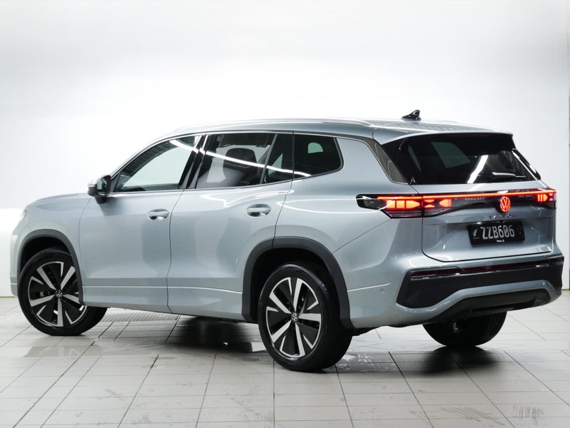 2025 Volkswagen Tayron Elegance AWD image 3
