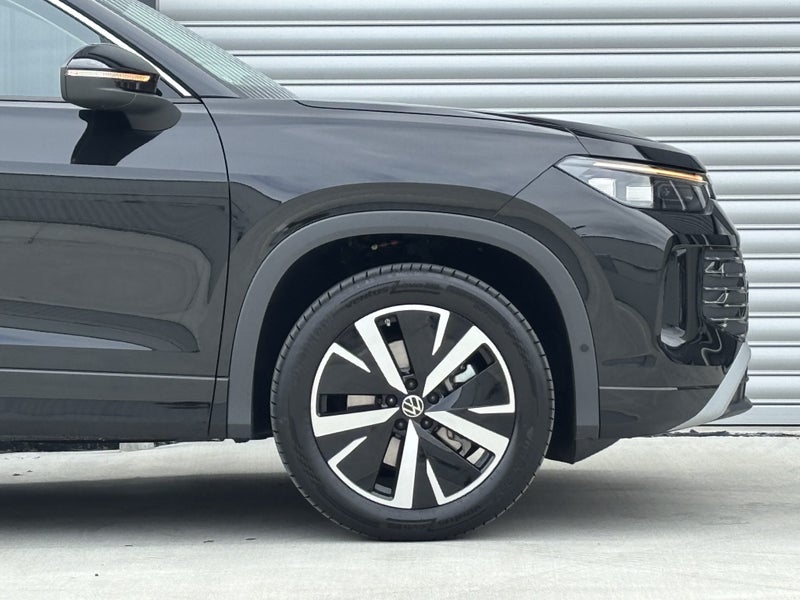 2025 Volkswagen Tayron Elegance AWD image 3