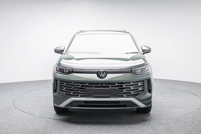 2025 Volkswagen Tayron Elegance AWD image 3