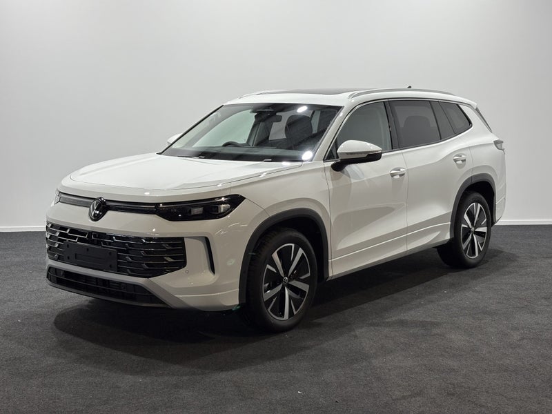 2025 Volkswagen Tayron Elegance AWD image 3