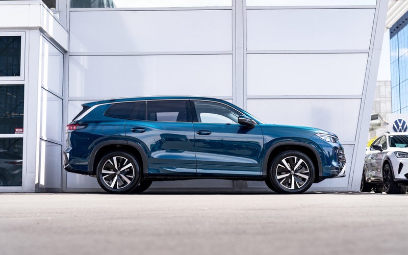 2025 Volkswagen Tayron Elegance AWD Turbo 150kW image 3