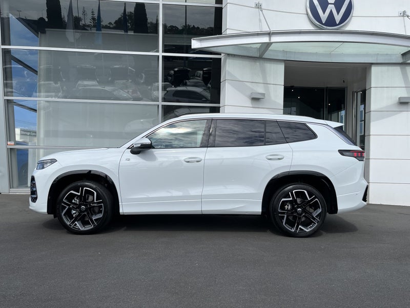 2025 Volkswagen Tayron R-LINE 4MOTION 195kW image 3