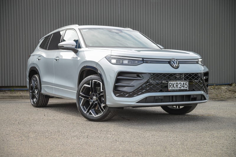 2025 Volkswagen Tayron R-Line AWD 2.0 image 1