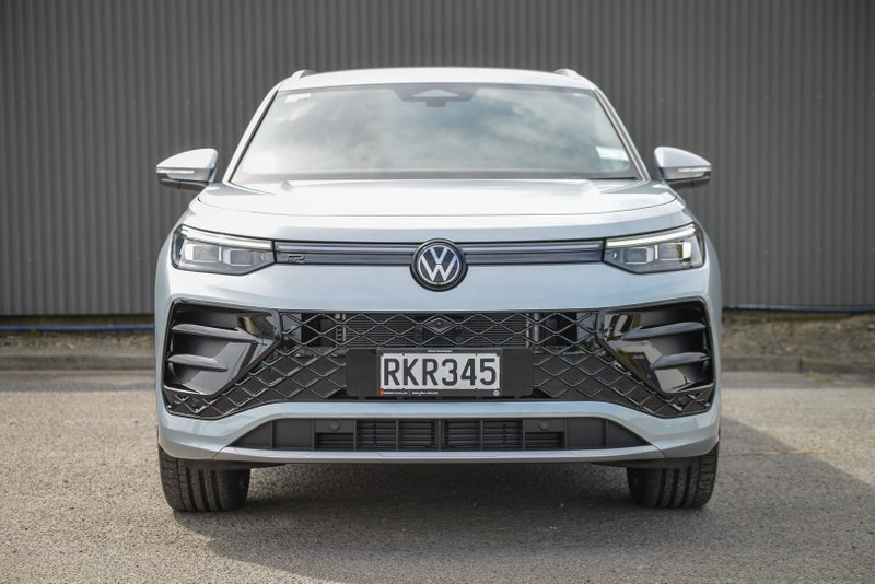 2025 Volkswagen Tayron R-Line AWD 2.0 image 2