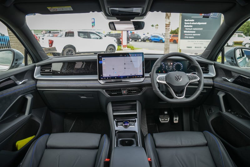 2025 Volkswagen Tayron R-Line AWD 2.0 image 3