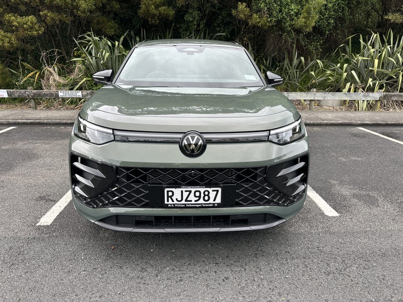 2025 Volkswagen Tayron R-Line AWD image 3