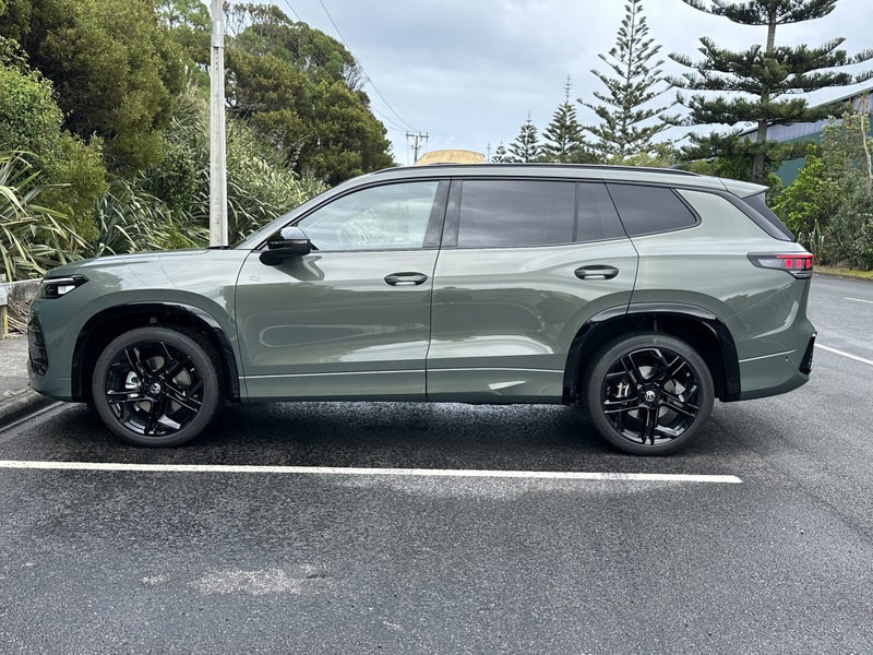 2025 Volkswagen Tayron R-Line AWD image 5