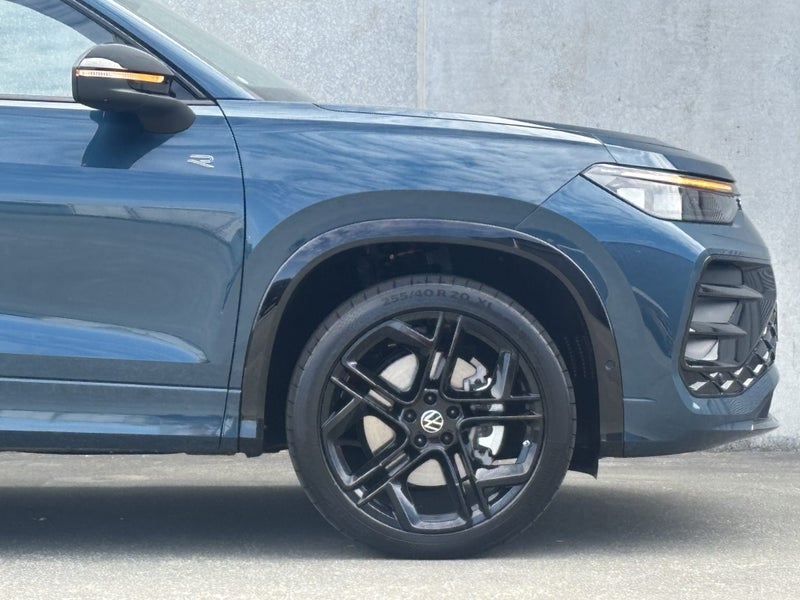 2025 Volkswagen Tayron R-Line AWD image 3