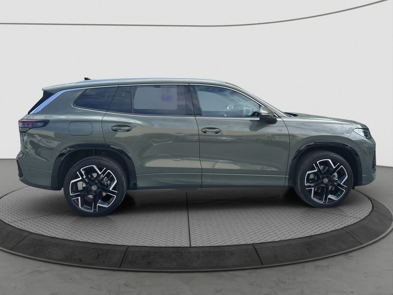 2025 Volkswagen Tayron R-Line AWD image 2