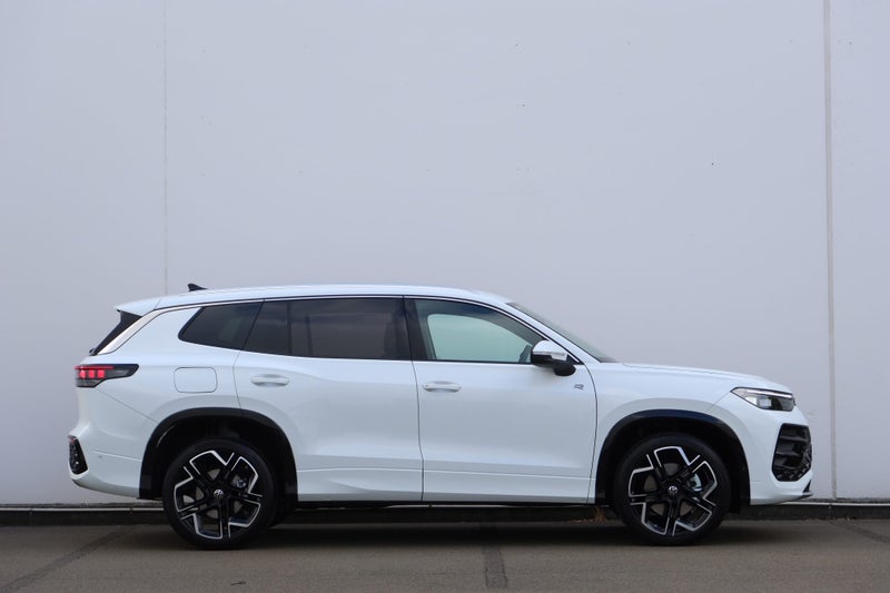 2025 Volkswagen Tayron R-Line AWD image 2