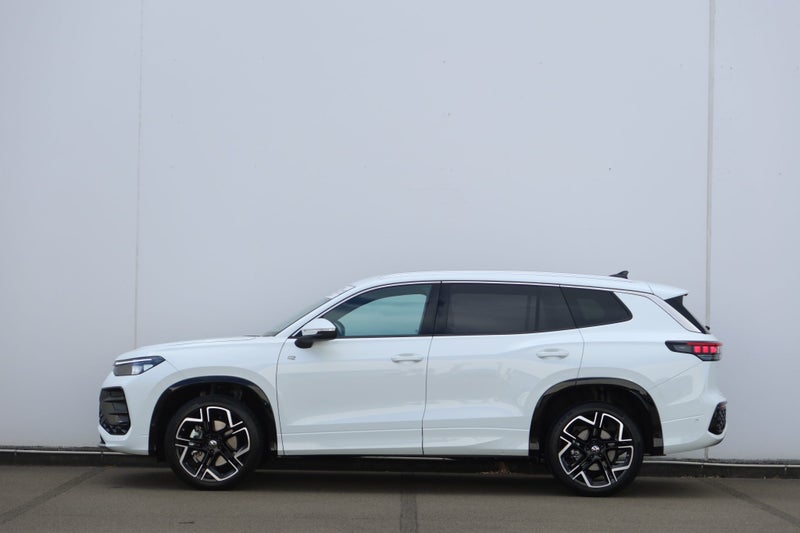 2025 Volkswagen Tayron R-Line AWD image 5