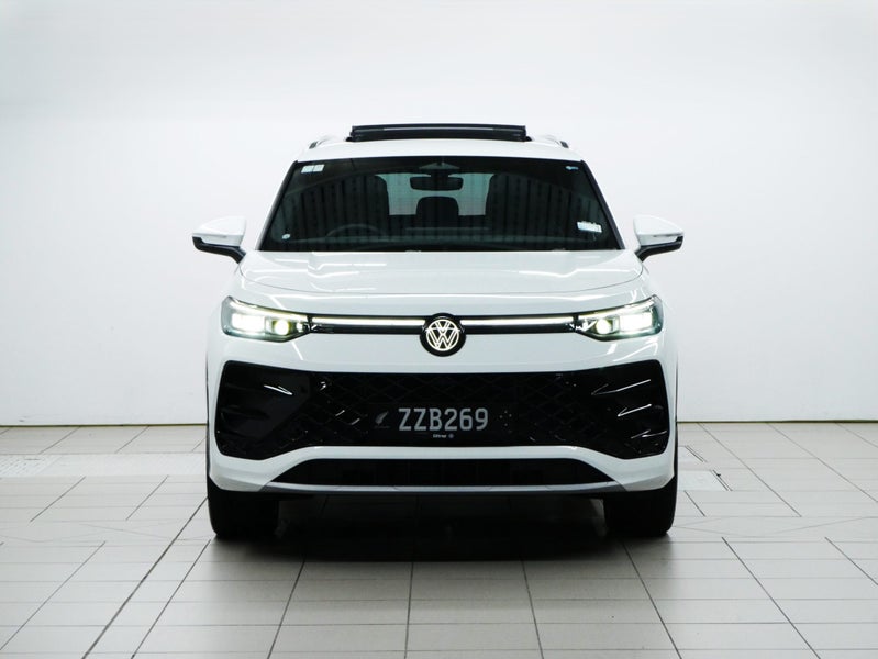 2025 Volkswagen Tayron R-Line AWD image 2