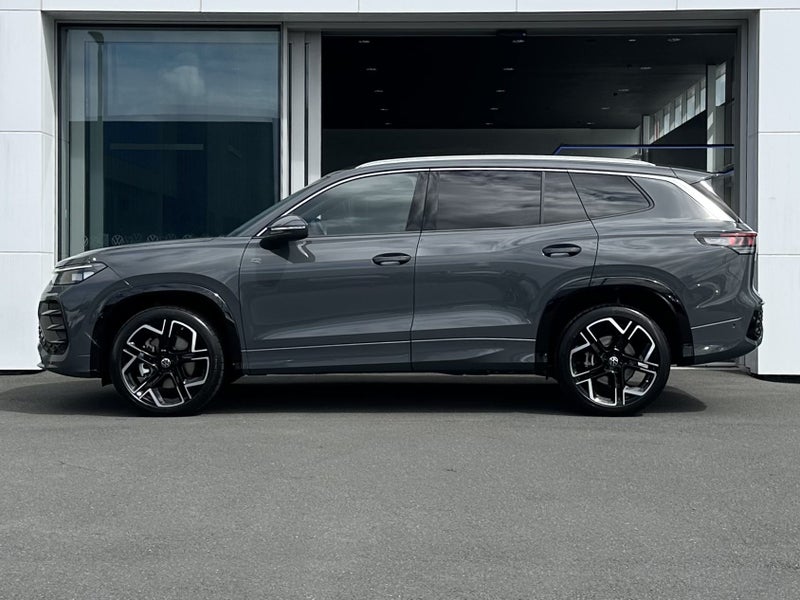 2025 Volkswagen Tayron R-Line AWD image 3