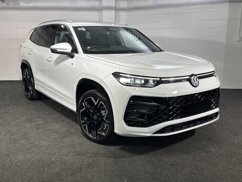 2025 Volkswagen Tayron R-Line AWD image 3