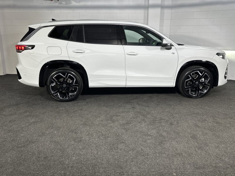 2025 Volkswagen Tayron R-Line AWD image 4