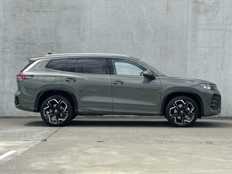 2025 Volkswagen Tayron R-Line AWD image 2