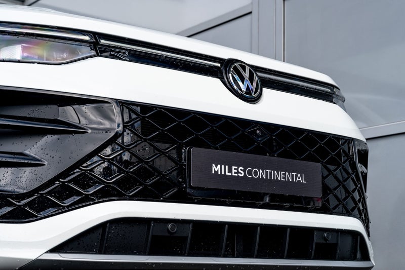 2025 Volkswagen Tayron R-Line AWD Turbo 195kW image 2
