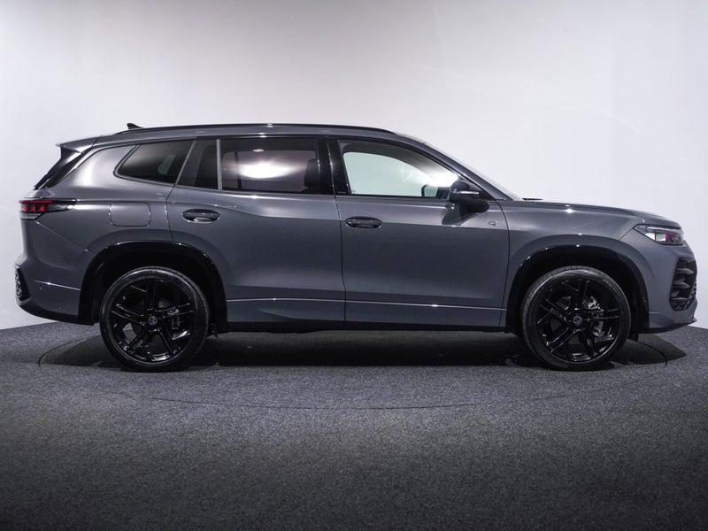 2025 Volkswagen Tayron TSi R-Line 4Motion 195kW image 4