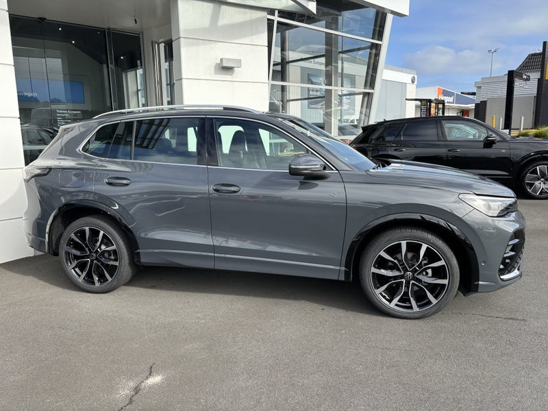 2025 Volkswagen Tiguan 1.4TSI R-LINE 2WD image 2