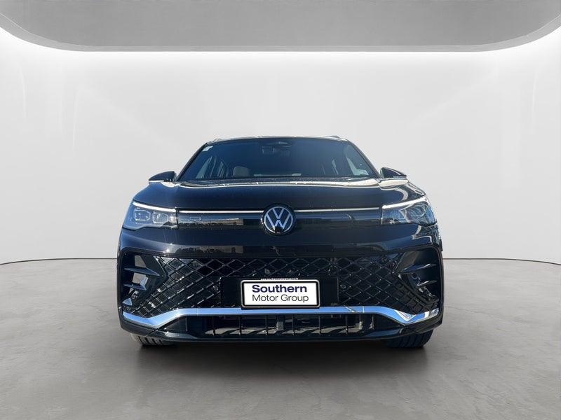 2025 Volkswagen Tiguan 3 2WD R-Line image 3