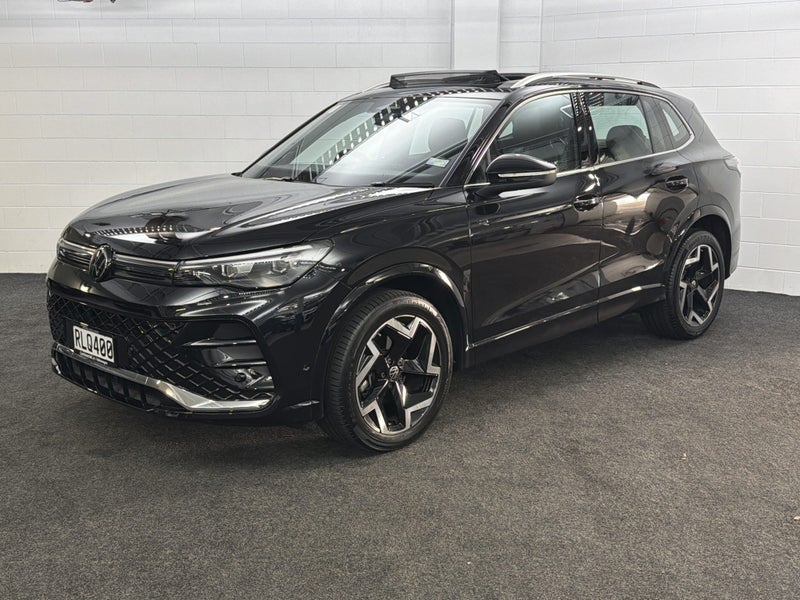 2025 Volkswagen Tiguan 3 R-LINE image 2