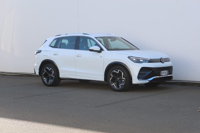 2025 Volkswagen Tiguan 3 R-Line image 1