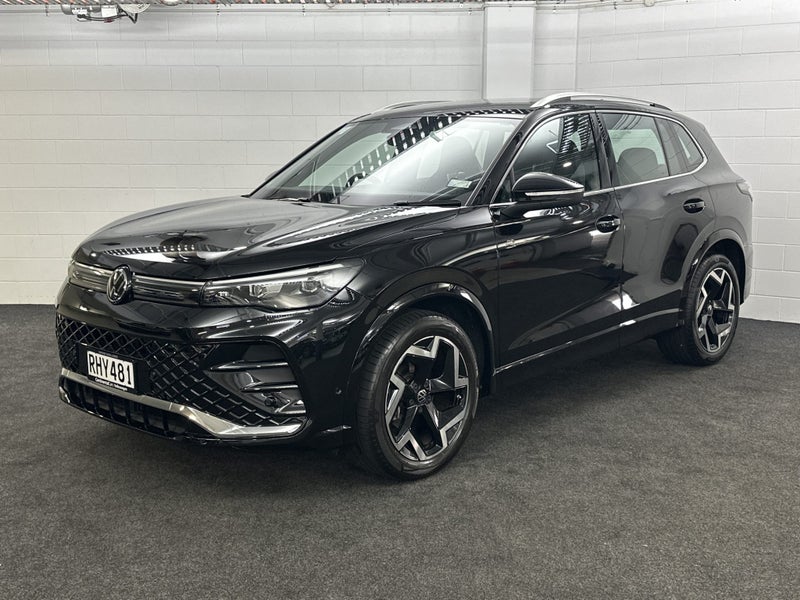 2025 Volkswagen Tiguan 3 R-LINE image 2