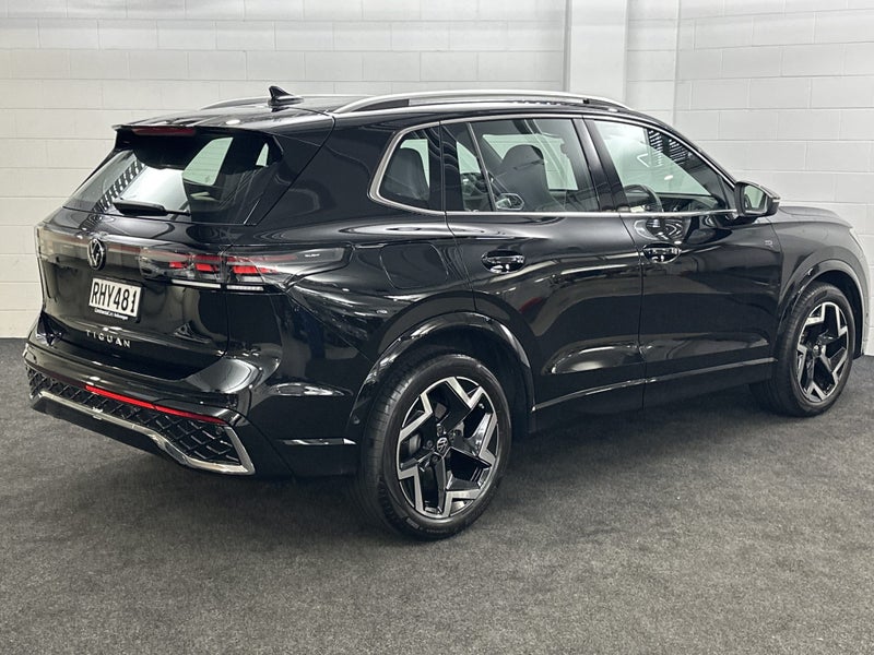 2025 Volkswagen Tiguan 3 R-LINE image 3