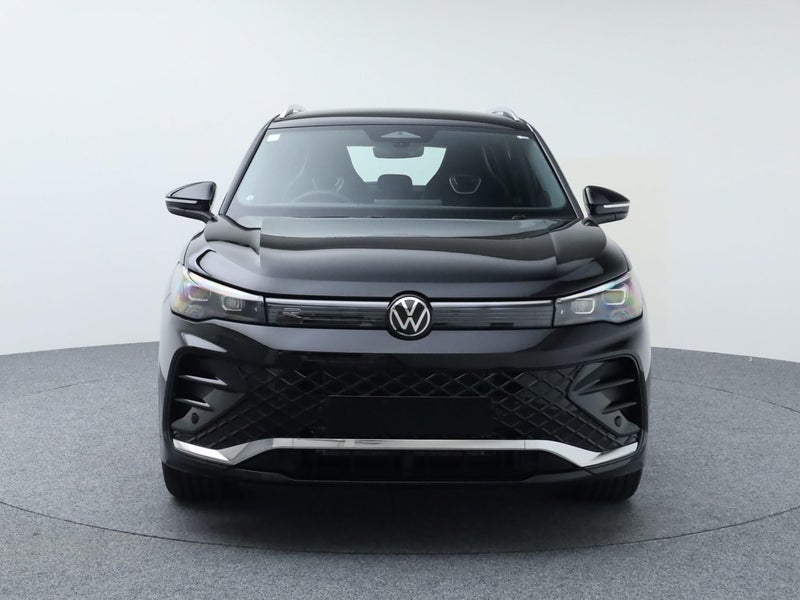 2025 Volkswagen Tiguan 3 R-Line image 3