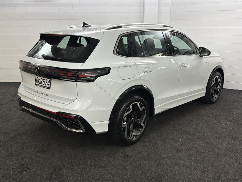 2025 Volkswagen Tiguan 3 R-LINE image 5