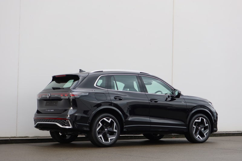 2025 Volkswagen Tiguan 3 R-Line image 3