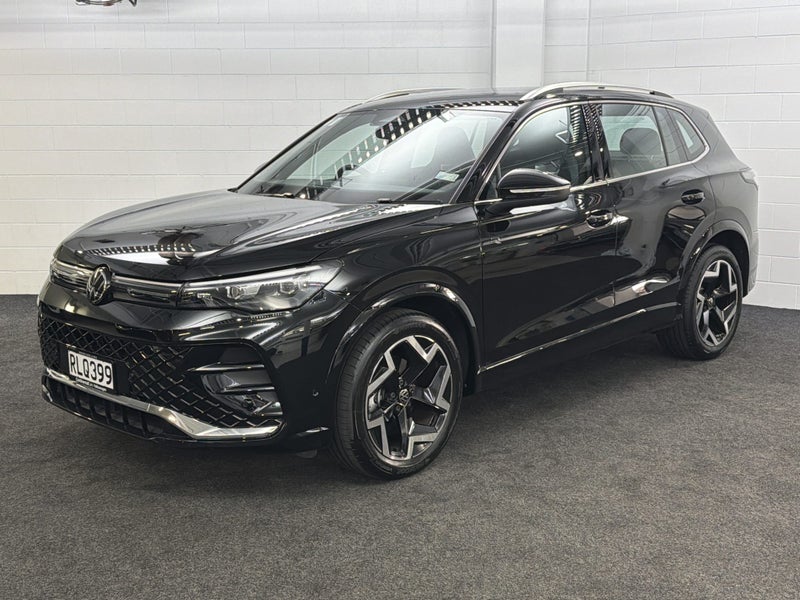 2025 Volkswagen Tiguan 3 R-LINE image 3