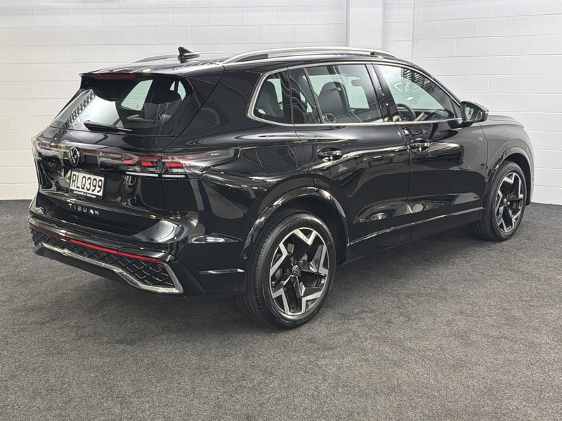 2025 Volkswagen Tiguan 3 R-LINE image 4