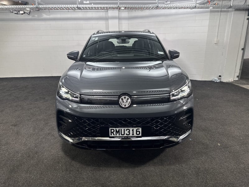 2025 Volkswagen Tiguan 3 R-LINE image 3