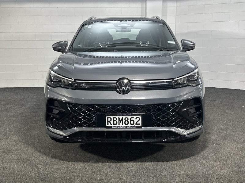 2025 Volkswagen Tiguan 3 R-LINE image 2