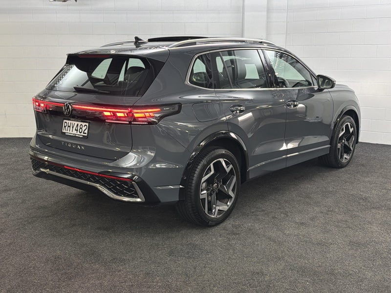 2025 Volkswagen Tiguan 3 R-LINE image 4