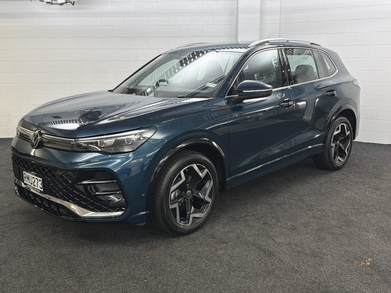 2025 Volkswagen Tiguan 3 R-LINE image 3