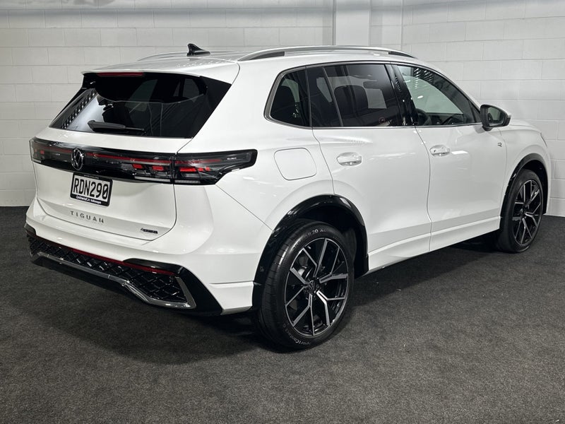 2025 Volkswagen Tiguan 3 R-LINE AWD image 5