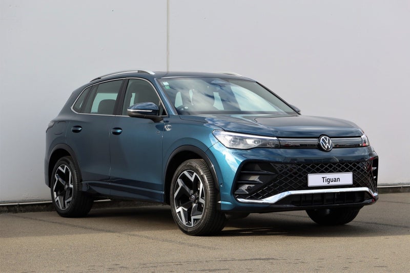 2025 Volkswagen Tiguan 3 R-Line Touring image 3