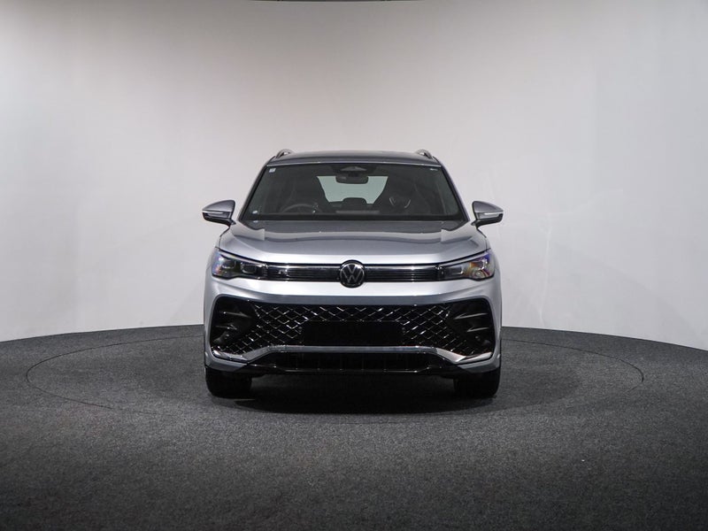 2025 Volkswagen Tiguan 3 TSi R Line 2WD image 3