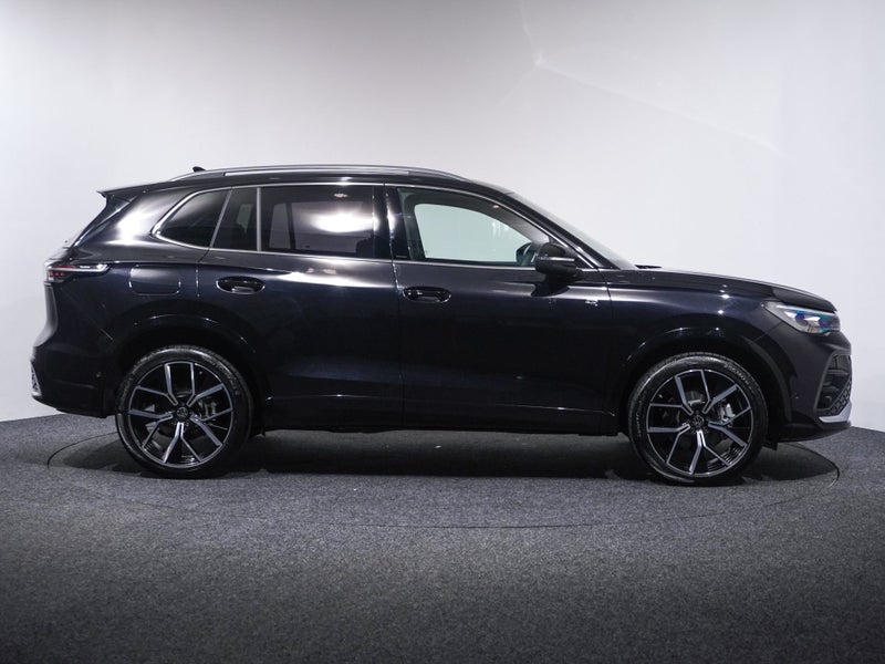 2025 Volkswagen Tiguan 3 TSi R Line 4Motion 195kW image 5