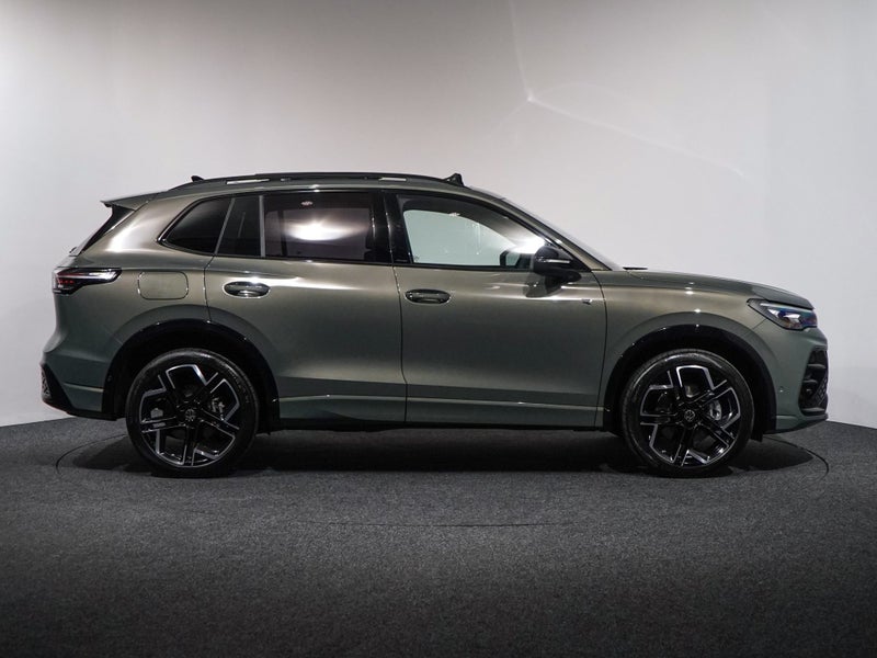 2025 Volkswagen Tiguan 3 TSi R Line 4Motion 195kW image 5