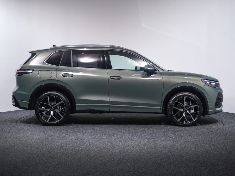 2025 Volkswagen Tiguan 3 TSi R Line 4Motion 195kW image 5
