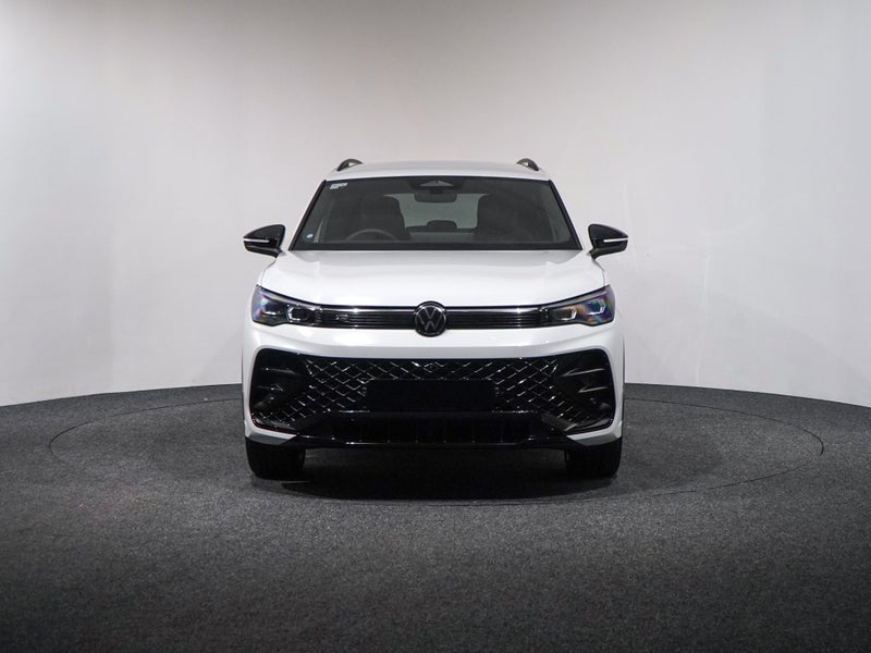 2025 Volkswagen Tiguan 3 TSi R Line 4Motion 195kW image 3