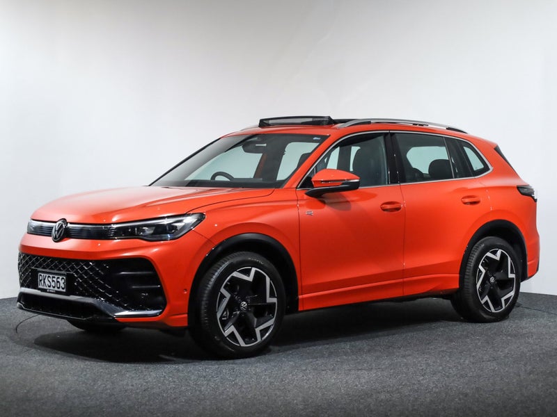 2025 Volkswagen Tiguan 3 TSi R Line Touring 2WD image 3