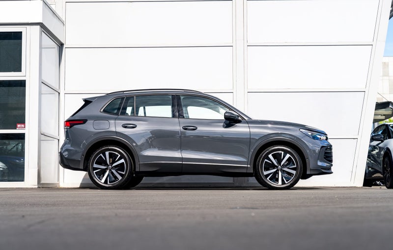 2025 Volkswagen Tiguan All-New Life 2WD Petrol... image 3